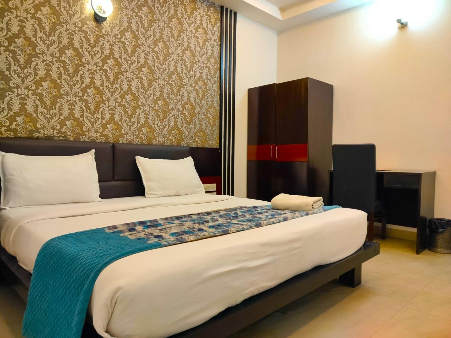 Jad Residency Airport Bed & Breakfast *